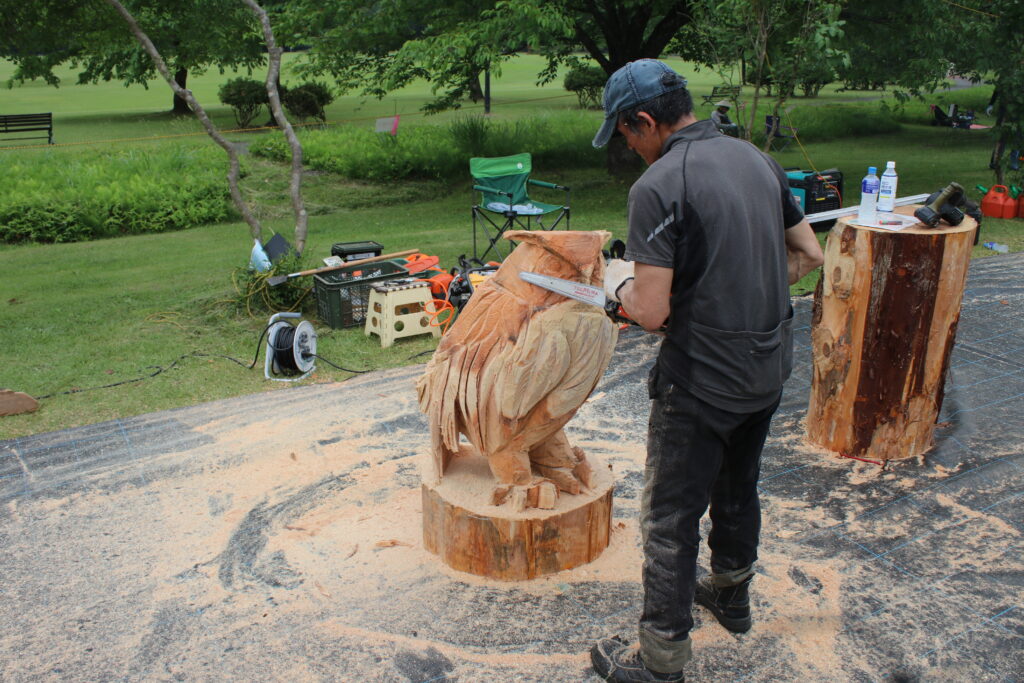秋田県北秋田市の北欧の杜公園で第19回チェンソーアート競技大会が６月１３日開かれます